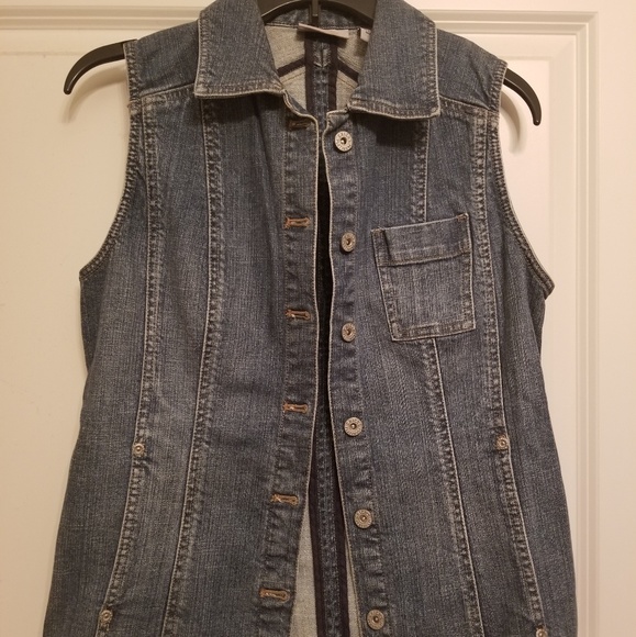 Sleeveless jean jacket - Picture 1 of 3